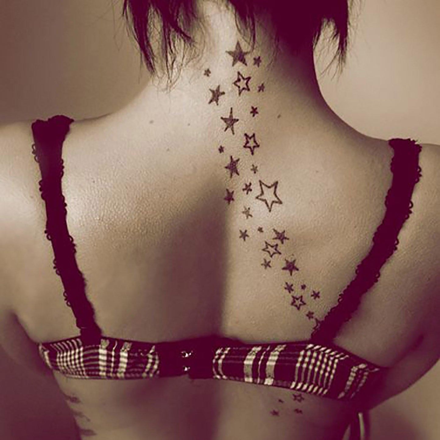 RiRi Style Star Down Neck&Back Semi-Permanent Tattoo - Body404